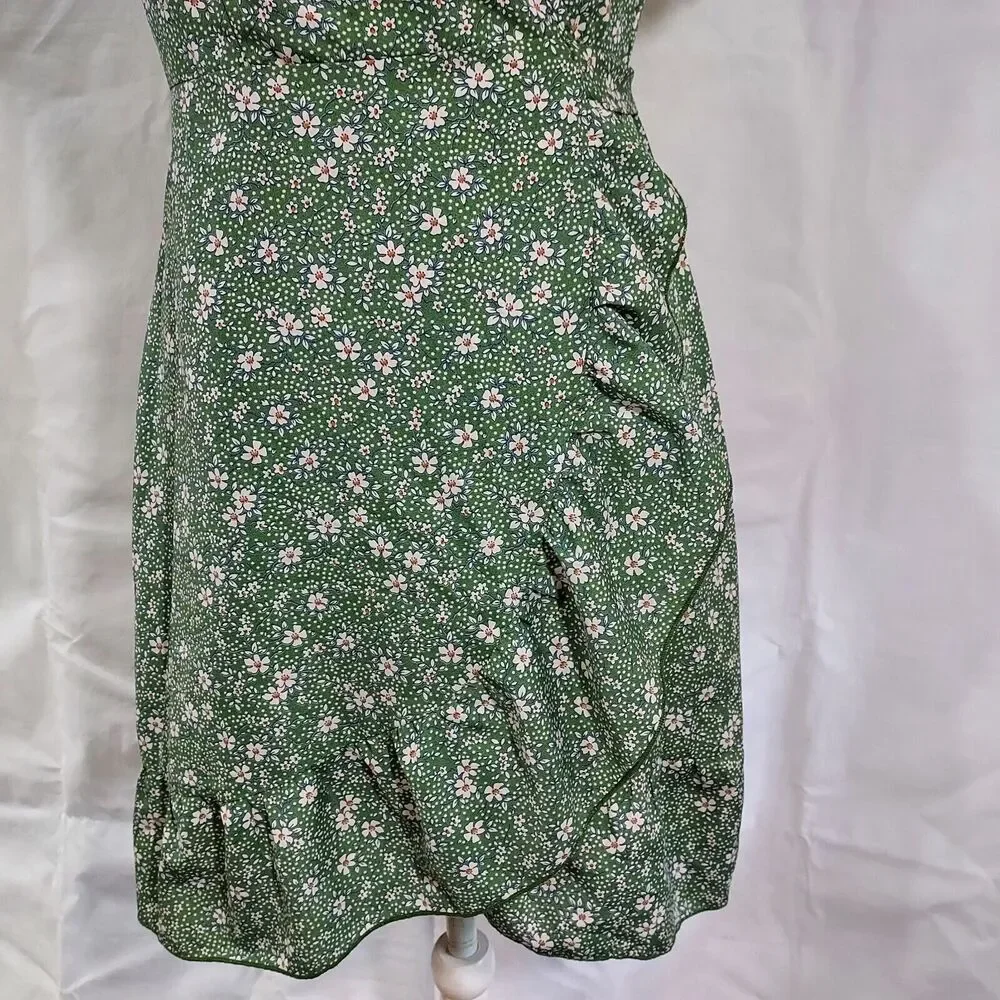 Shein Wrap Dress Size 6 Ruffle Flowy Short Sleeves Green White Floral Retro